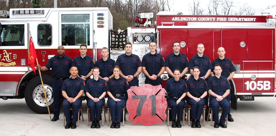 Mujeres bomberos quieren dejar su marca en Arlington