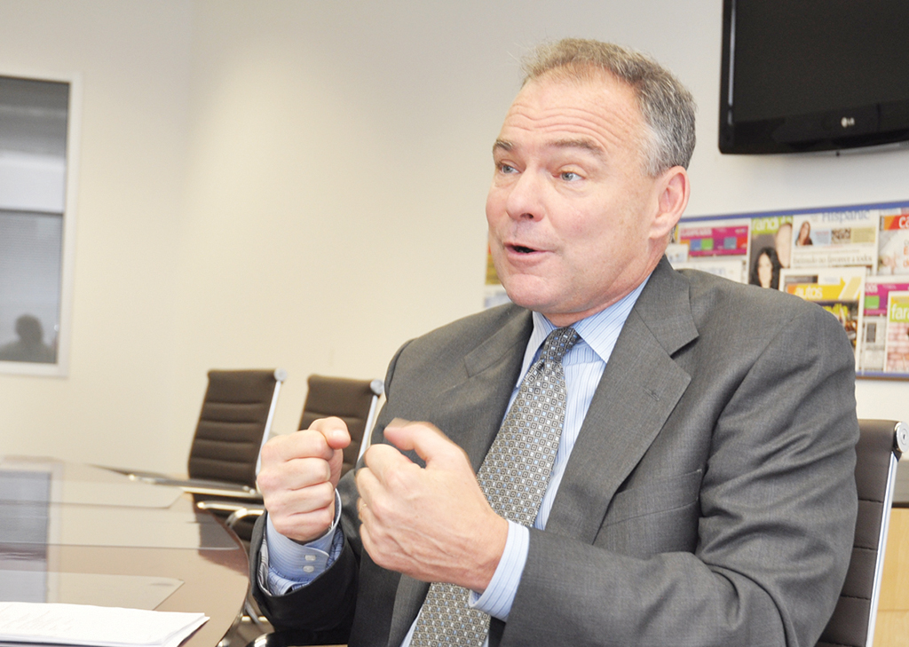 Tim Kaine: No viajen a los países afectados por zika