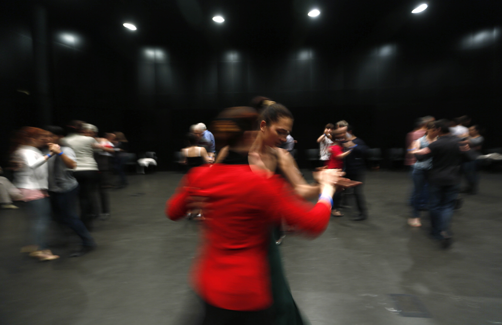 Cientos de parejas del mundo compiten en mundial tango