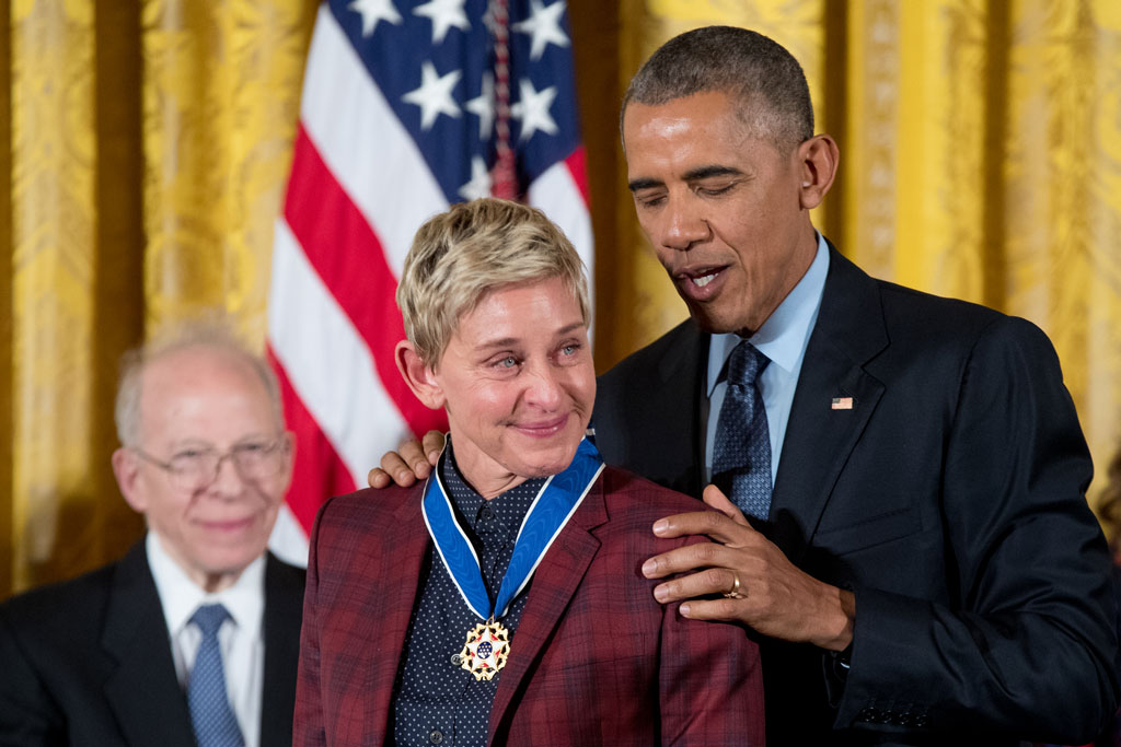 Ellen-DeGeneres-Llora-con-medalla.jpg