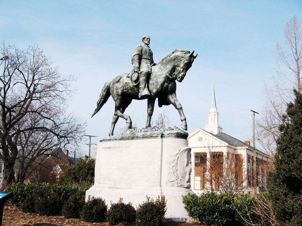 Debaten cambiar estatuas en Virginia