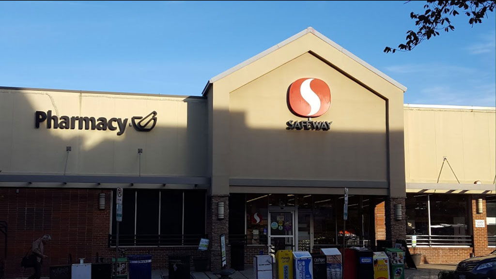Cierran Safeway por violaciones al código