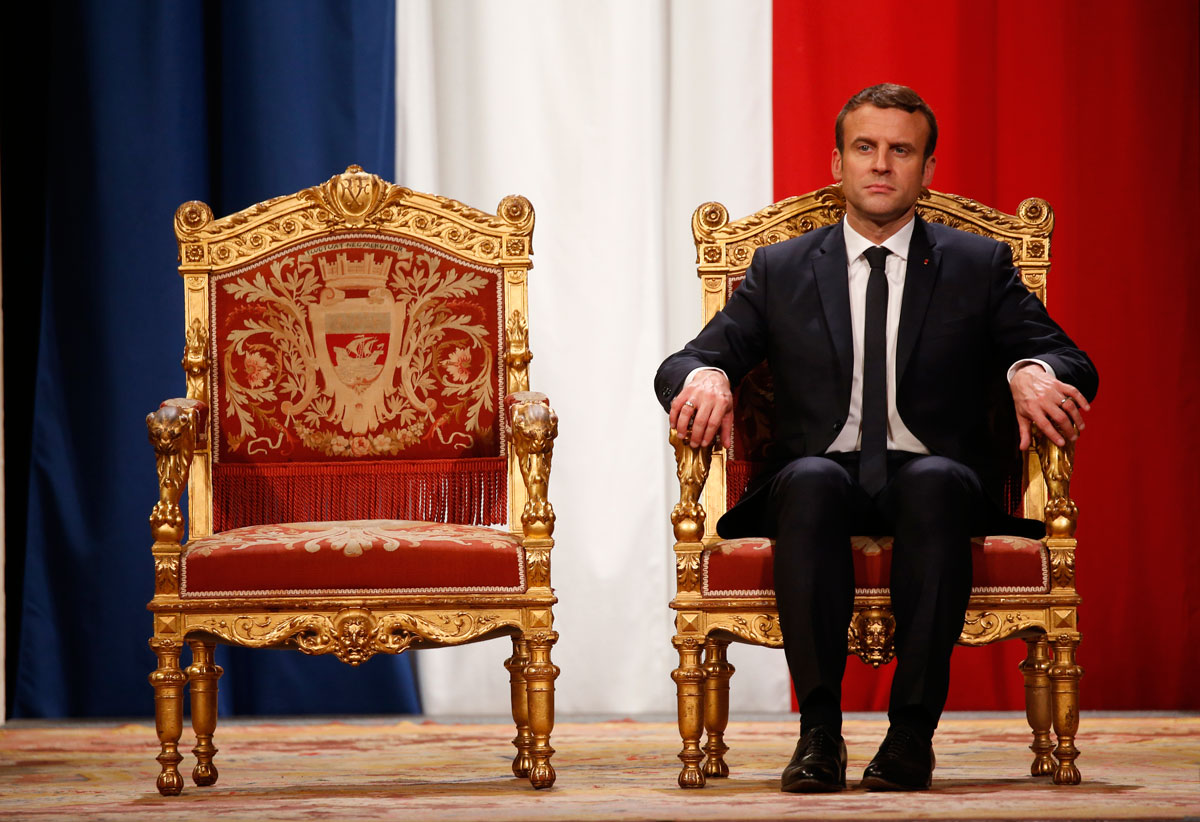 Emmanuel Macron integra su gabinete ministerial con miembros de distintas líneas partidistas