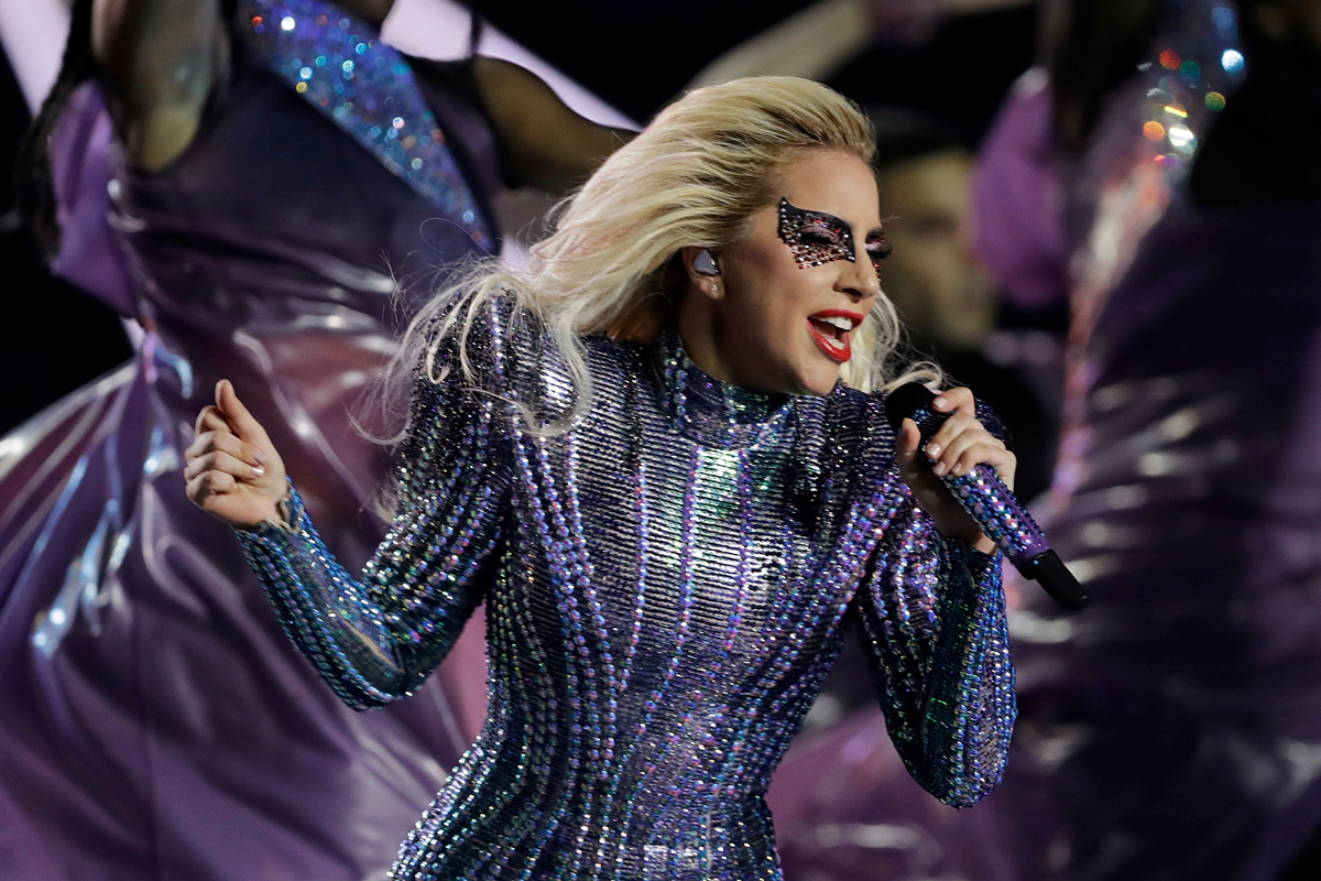 Lady Gaga invita a ser tolerantes por la celebración del orgullo gay