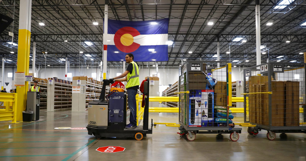 Amazon aumenta salario mínimo a 15 dólares por hora