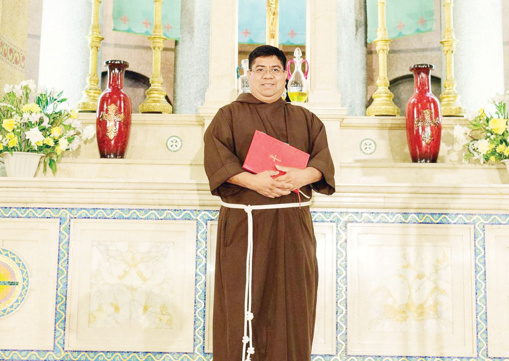 Acusan a sacerdote de abusar de menor