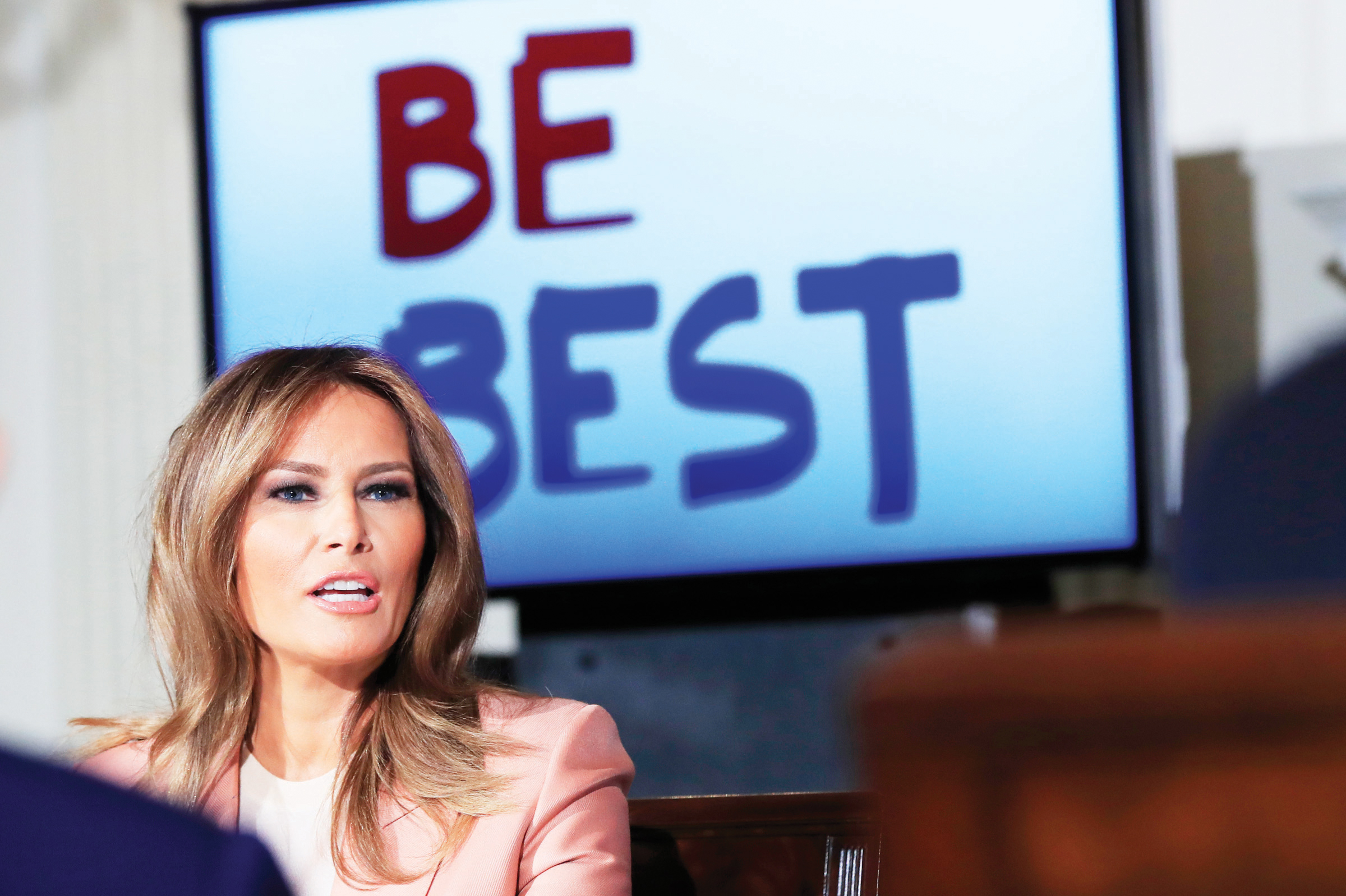 Melania Trump pide más apoyo para los jóvenes