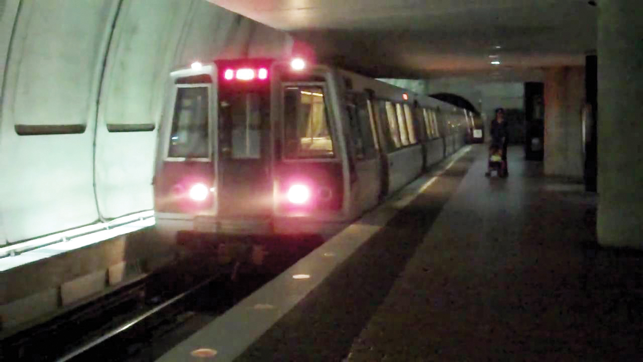 Tras violación enjuicia a Metro por $20 millones