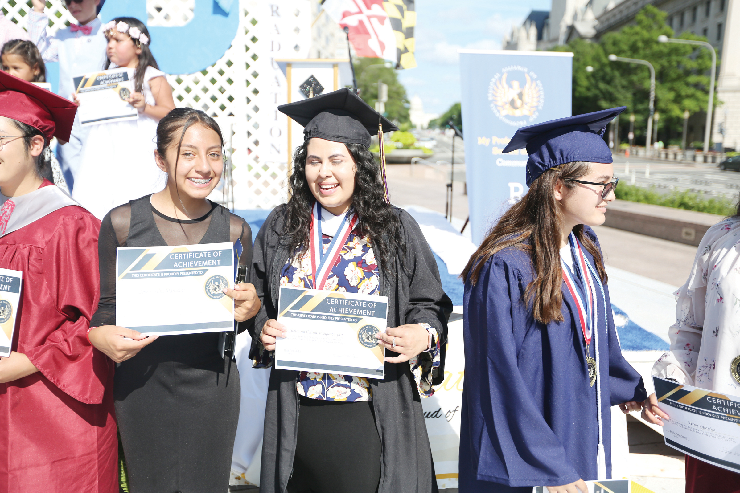 Luz del Mundo reconoce excelencia estudiantil