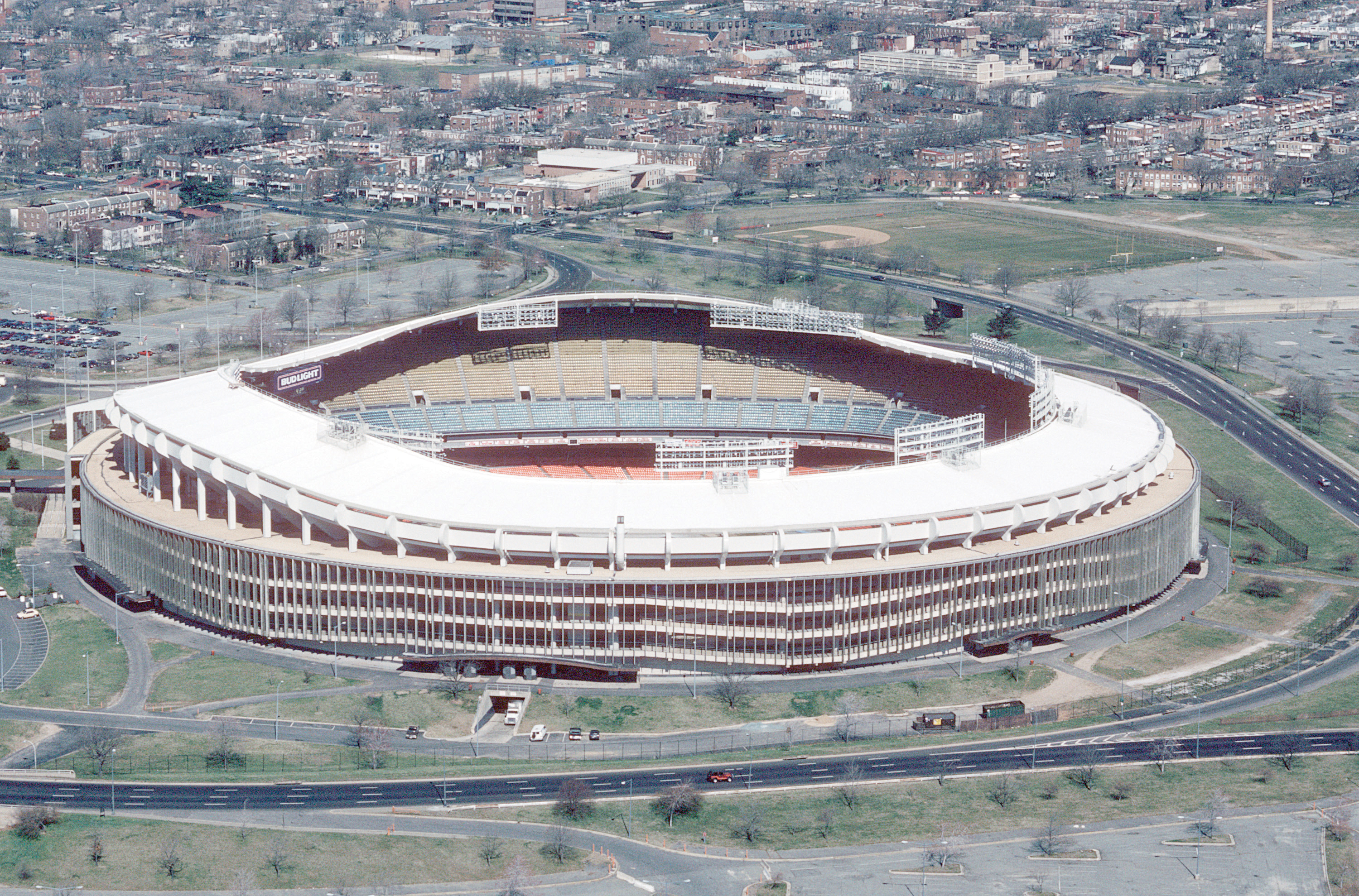 Demolerán el estadio RFK