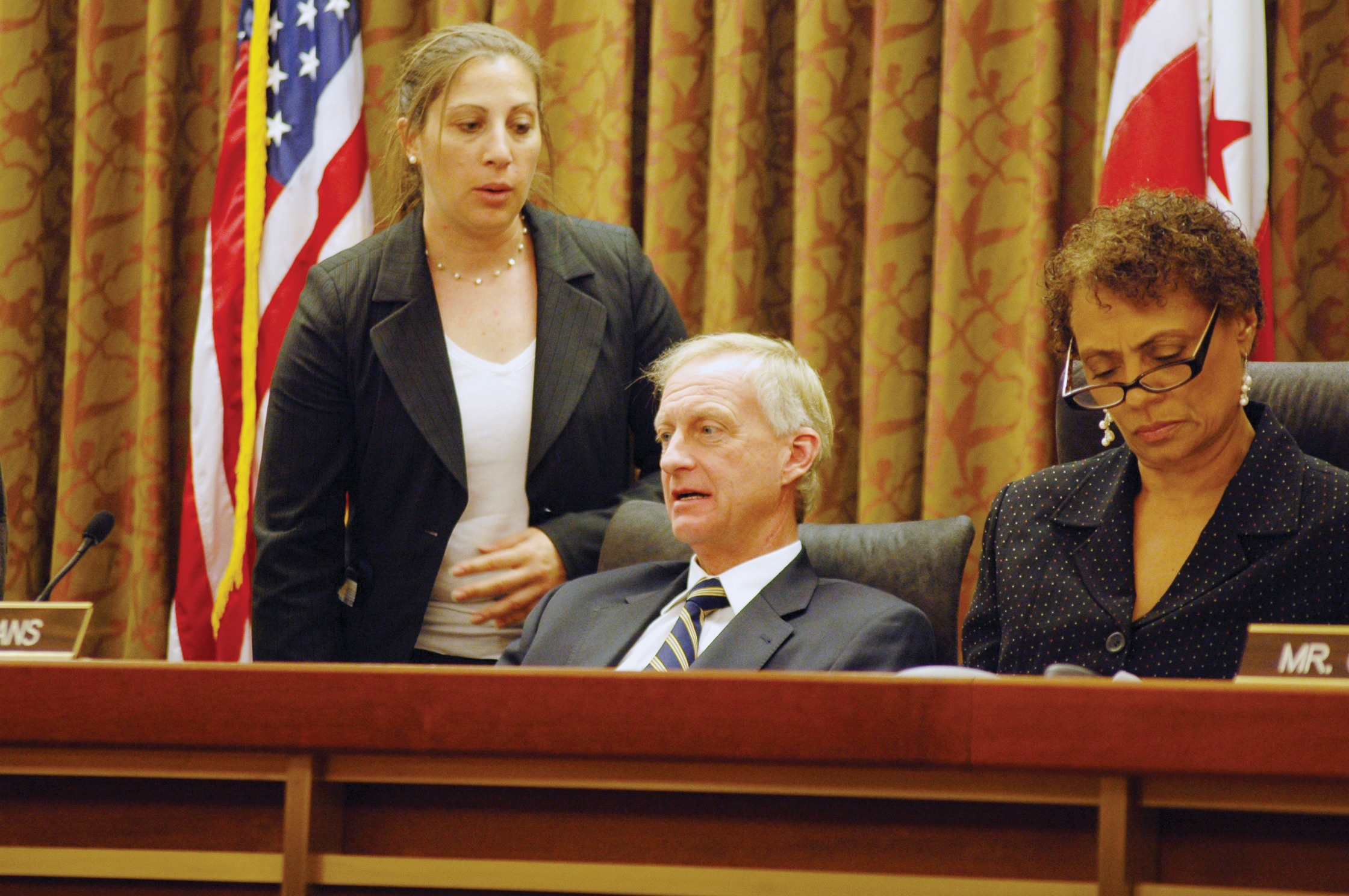 Concejales piden renuncia de Jack Evans