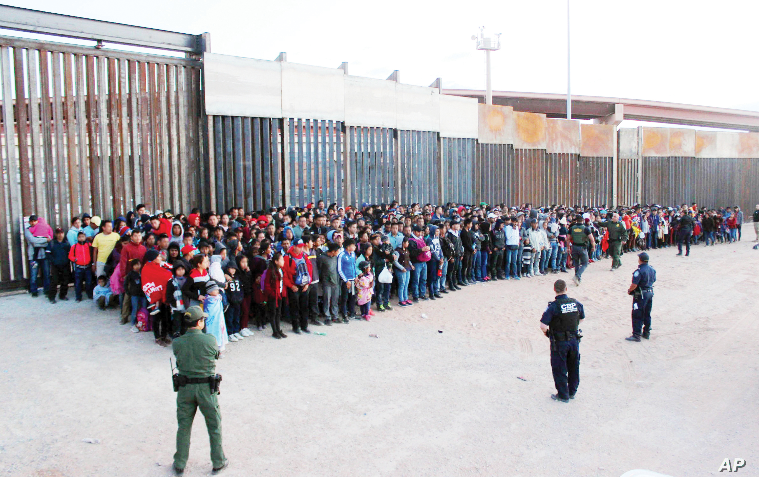 Limitan permisos de trabajo para asilados
