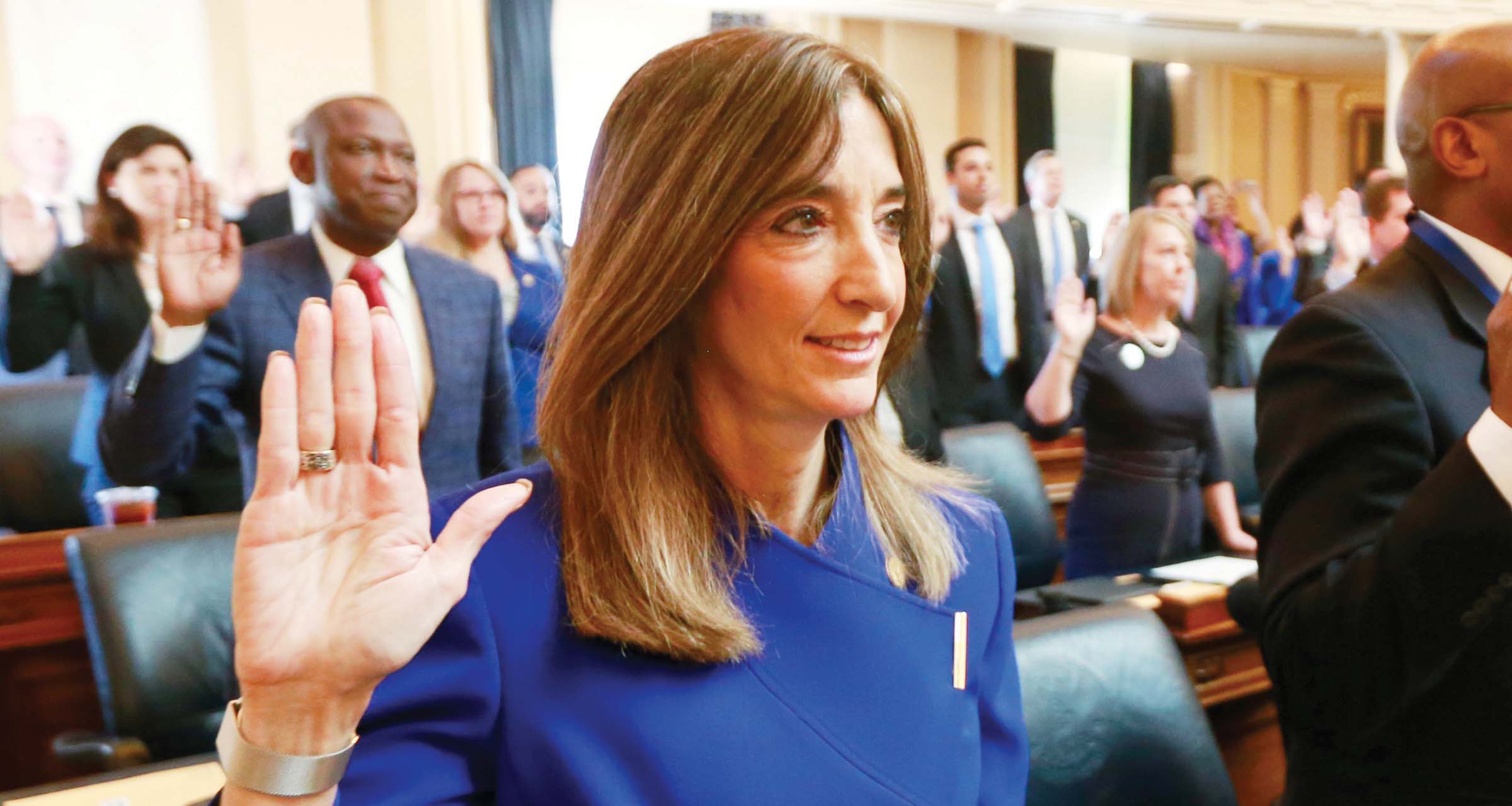 Primera mujer preside Capitolio de Virginia