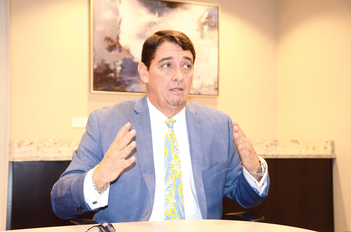 Ana G M ndez Busca Expandir Oferta Acad mica Washington Hispanic