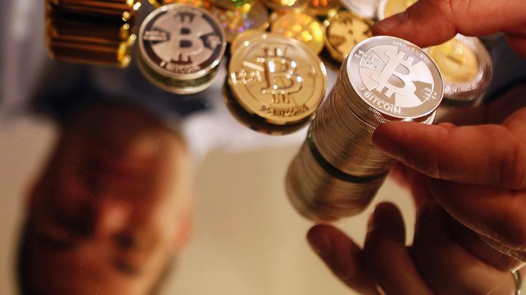 Google prohíbe publicidad, artículos sobre monedas digitales