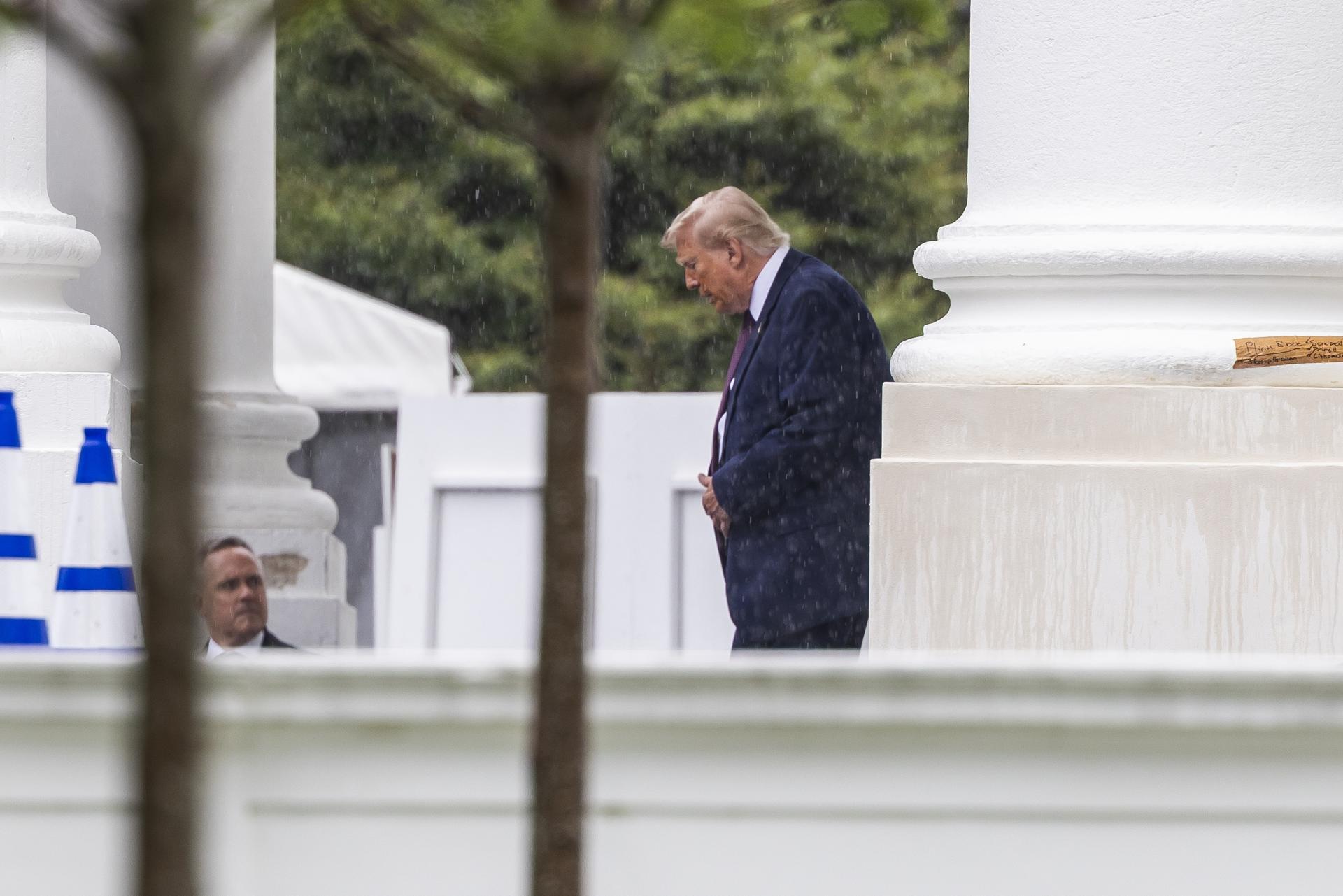 Trump amenaza con terminar las negociaciones si Irán cobra peajes en el estrecho de Ormuz