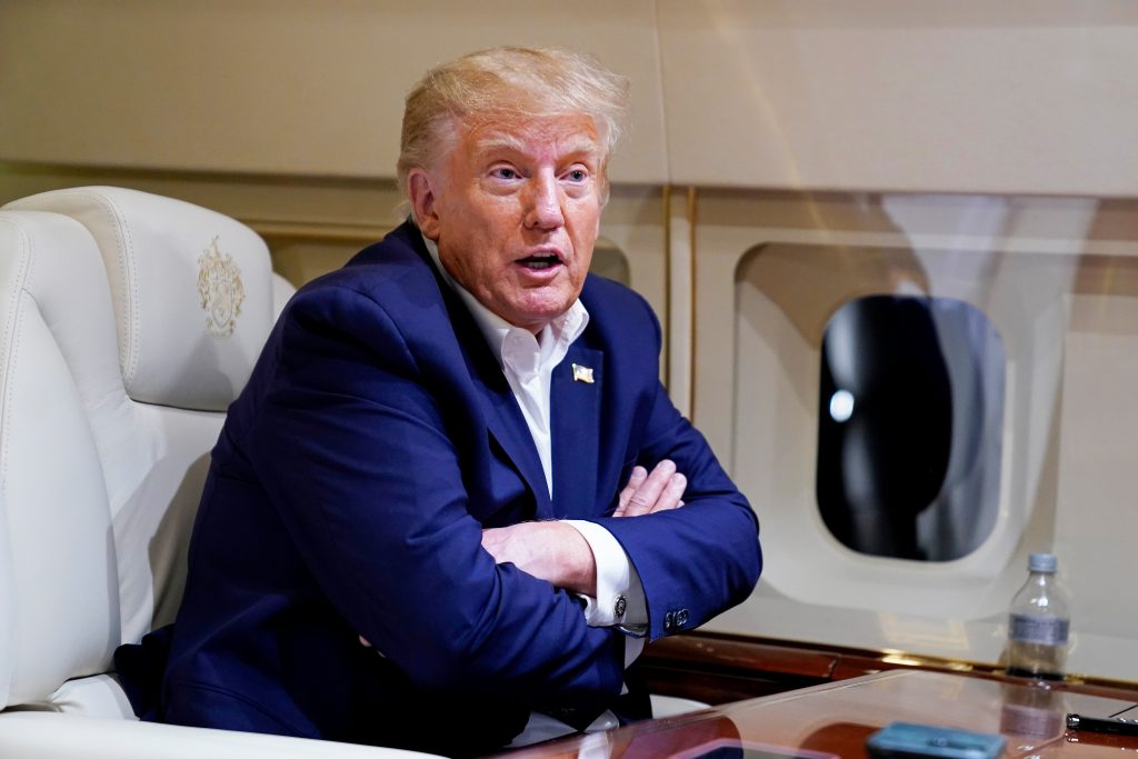 Un estudio revela que las políticas de Trump están afectando de manera desigual al empleo
