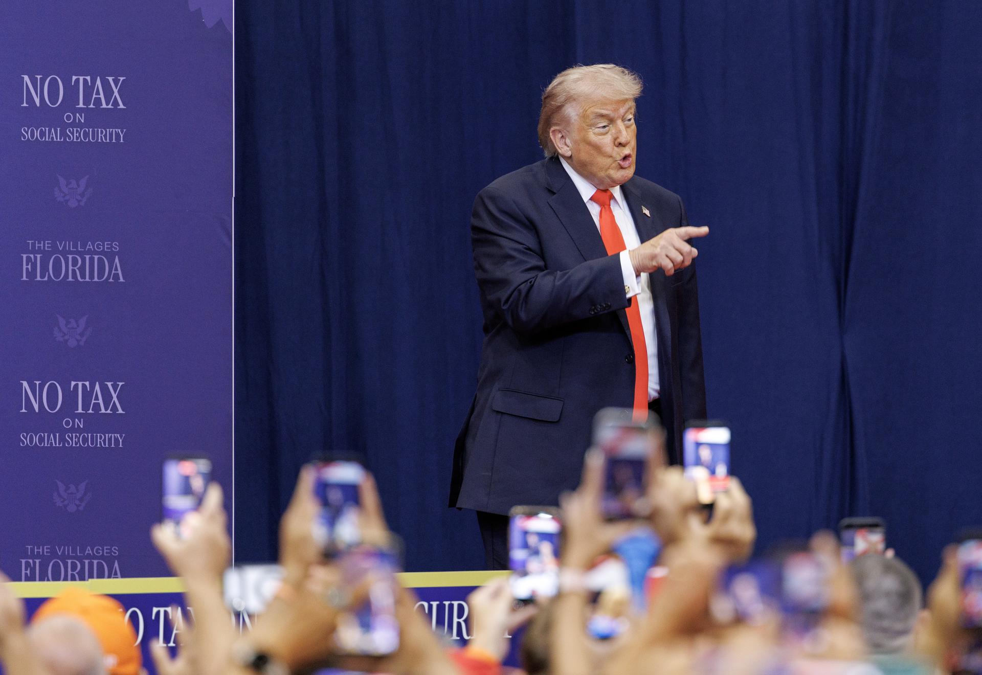 Trump afirma que EE.UU. "tomará el control" de Cuba