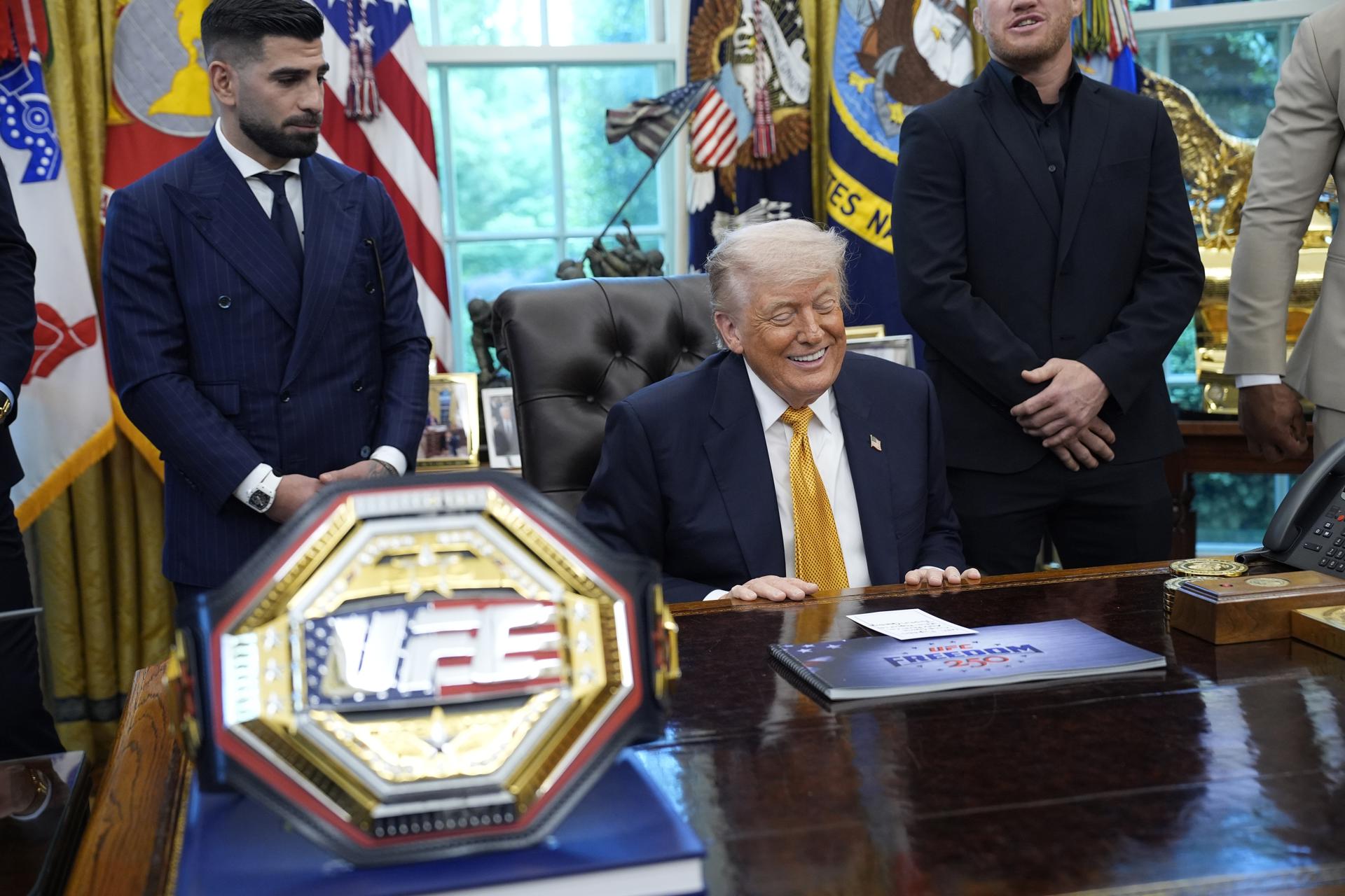 Trump presenta con Topuria la velada de combates UFC