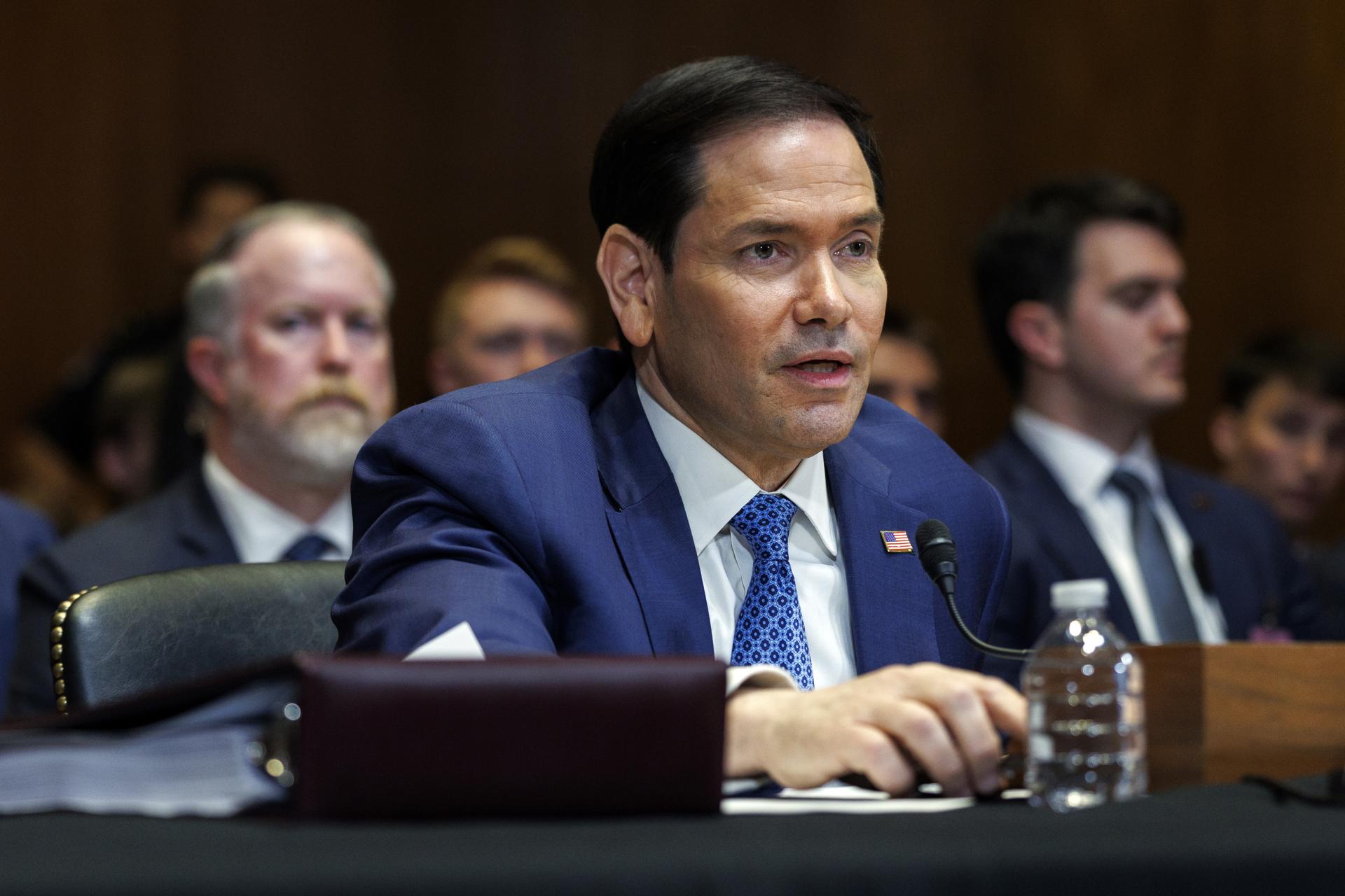 Marco Rubio afirma que nunca ha visto a Trump quedarse dormido en una reunión