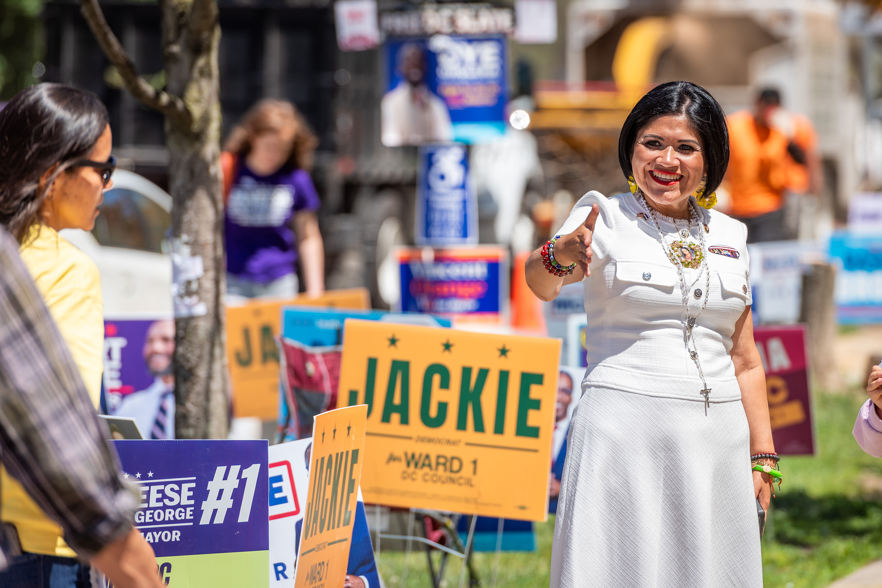 La hispana Jackie Reyes Yanes también estuvo en La boleta demócrata.