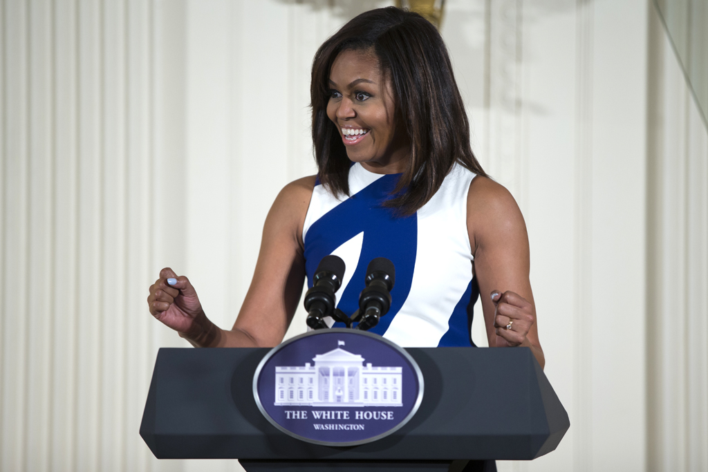 Michelle Obama insta a registrarse para votar