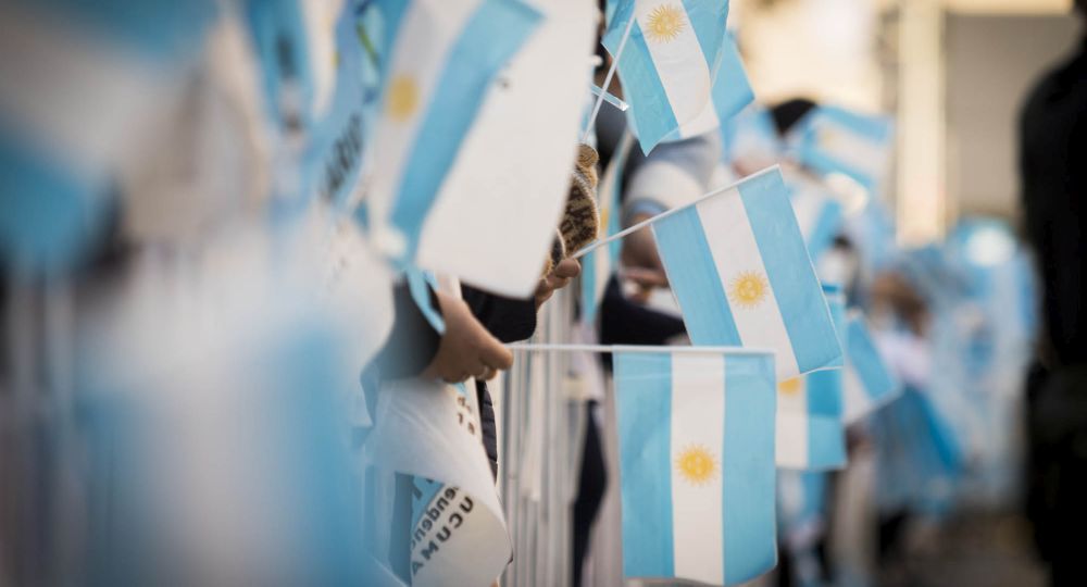 A un mes de las elecciones argentinas, entre subsidios y motosierras