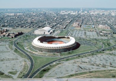 Residentes del Distrito 7 de DC discuten la propuesta del nuevo estadio Commanders en el sitio RFK