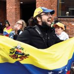 Un título de béisbol desata la felicidad que los venezolanos habían reprimido durante años