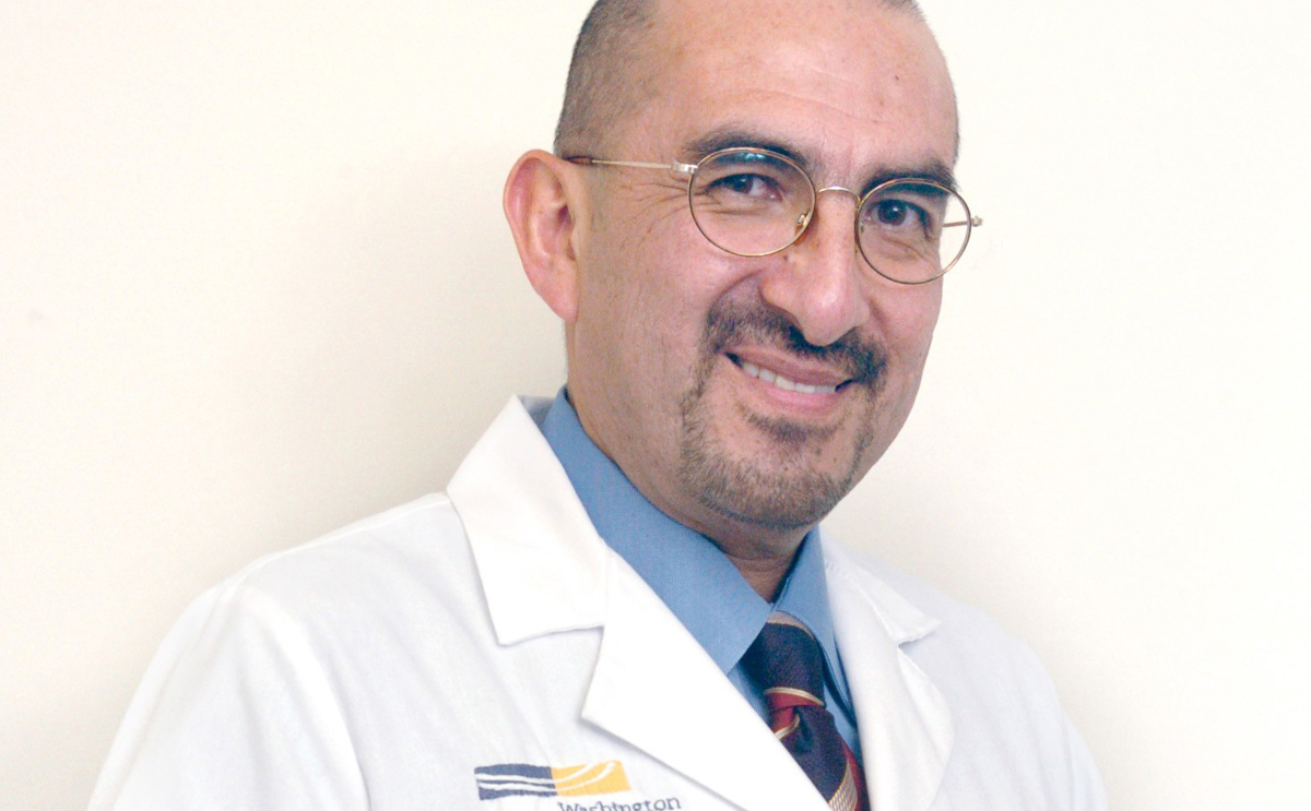 Doctor Huerta participa como voluntario para probar vacuna contra COVID19 Washington Hispanic