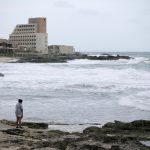 Rescatan a cuatro migrantes cubanos moribundos tras naufragar en el Golfo de México
