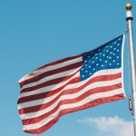 La Embajada de EE.UU. en Venezuela iza la bandera de su país por primera vez en siete años