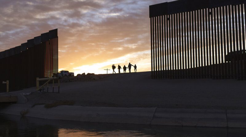 Los organizadores de recaudación de fondos para muro fronterizo les mintieron a los donantes