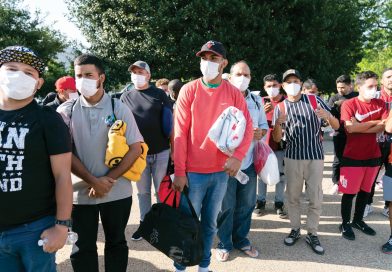 Campamento anti-Trump regresa a Union Station tras restablecimiento del permiso