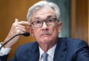 Desafiada por Trump, la Fed mantiene las tasas y alerta del riesgo inflacionario