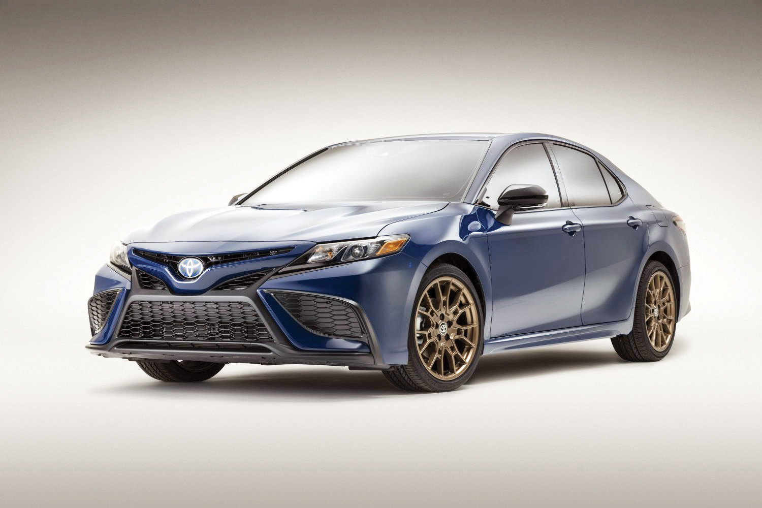 Camry Nightshade 2023, un Toyota azul como la noche Washington Hispanic