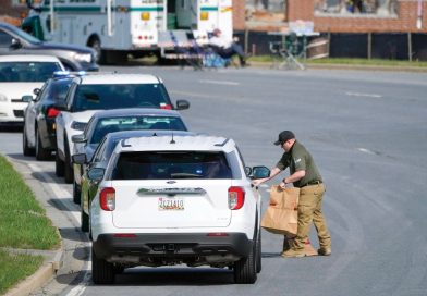 Residentes se pronuncian sobre la presunta cooperación del sheriff con ICE