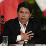 Perú: Dina Boluarte asume presidencia, Castillo es detenido