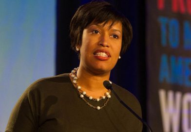 Muriel otorga 9,2 millones de dólares al programa Safe Passage para garantizar la seguridad de los estudiantes en la escuela Muriel otorga 9,2 millones de dólares al programa Safe Passage para garantizar la seguridad de los estudiantes en la escuela