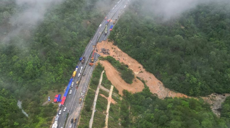 48 muertos en China por el colapso de una carretera
