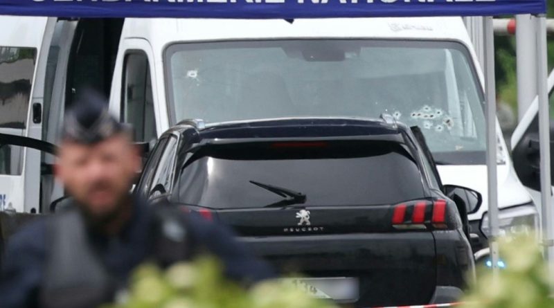 Reo se fuga en Francia tras el asalto a un furgón penitenciario que deja al menos dos guardias muertos