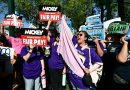 Los trabajadores de Disneylandia amenazan con una huelga por sus salarios