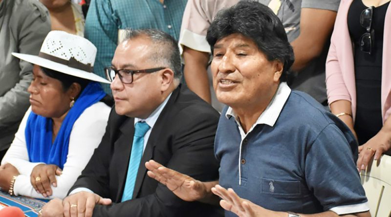 Fiscal de Bolivia cita a declarar a Morales por presunto abuso de una menor