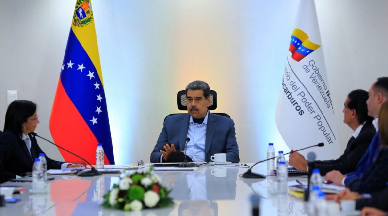 Maduro tiende «alfombra roja» a inversionistas petroleros tras salida de Chevron de Venezuela