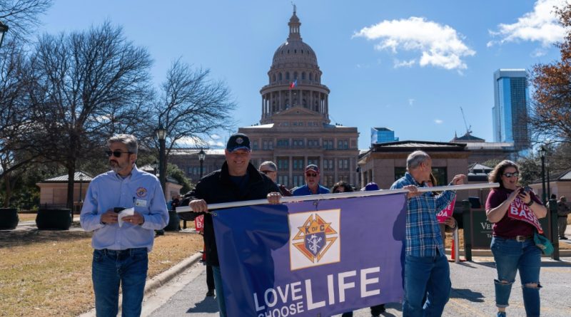 Texas detiene y procesa a la primera acusada por practicar abortos