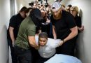 «No se resista», agentes del ICE detienen a dos migrantes dentro de un tribunal en NY
