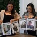 Familiares de venezolanos deportados piden a Bukele en El Salvador poder visitarlos en prisión Familiares de venezolanos deportados piden a Bukele en El Salvador poder visitarlos en prisión