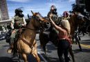 Globos, burbujas, gas lacrimógeno: protestas contra Trump en Los Ángeles acaban en caos