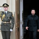 Zelenski firma un decreto para retirar a Ucrania del tratado contra las minas antipersona Zelenski firma un decreto para retirar a Ucrania del tratado contra las minas antipersona