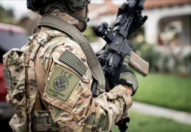 El miedo a las redadas de ICE genera ansiedad entre los estudiantes de Arlington El miedo a las redadas de ICE genera ansiedad entre los estudiantes de Arlington